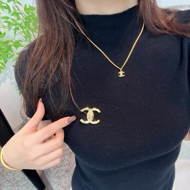 Chanel brooch CE81623