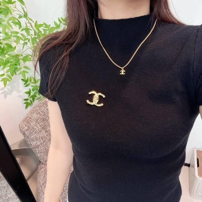 Chanel brooch CE81623