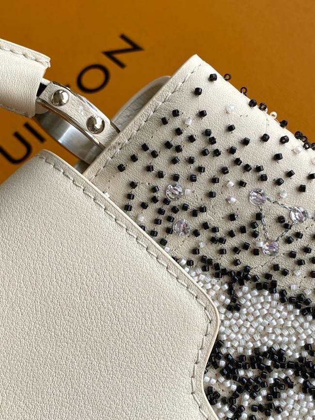 Louis Vuitton Capucines BB M12978 cream